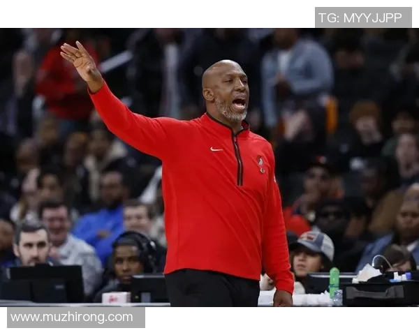 开拓者主帅因替补轮换失误被指责——是偶然失误还是深层问题？